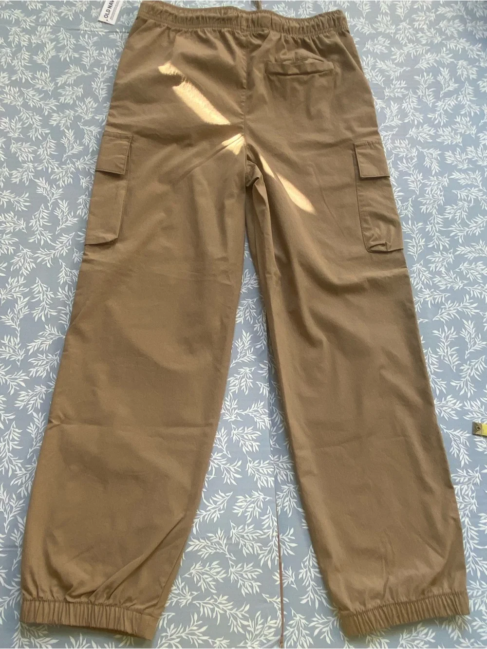 Old Navy Men's Cargo Pants in Tan